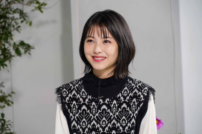 浜辺美波 鬼かわな水着＆浴衣グラビア画像！