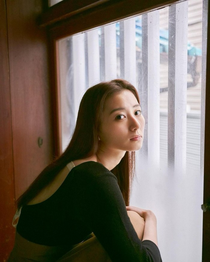 高田里穂 スタイル抜群な水着グラビア画像！