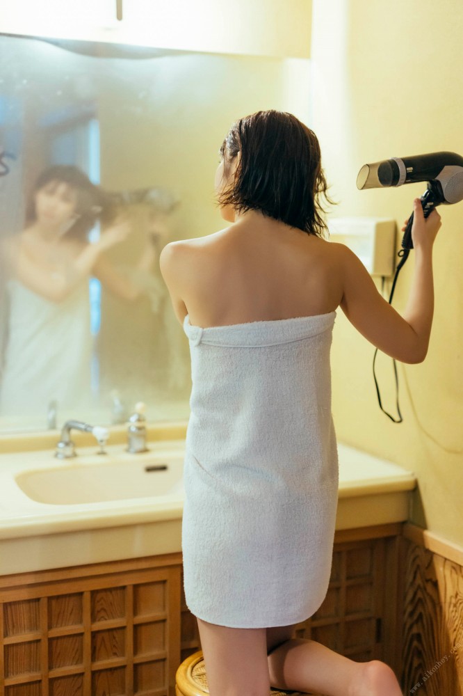 えなこ 過去のグラビア画像