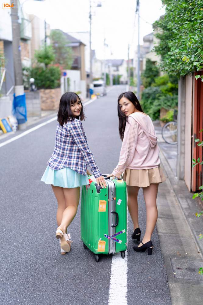 エリマリ ハーフ姉妹の水着グラビア画像！！