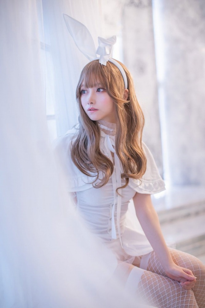 えい梨 美しいコスプレ＆水着グラビア画像！