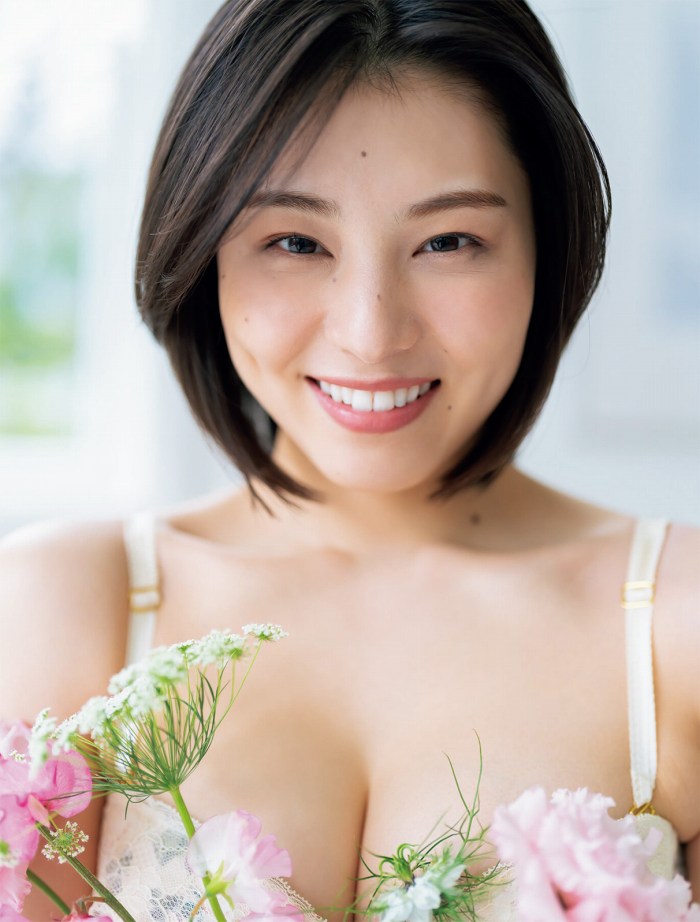 相楽伊織 けっこうボインな水着グラビア画像！