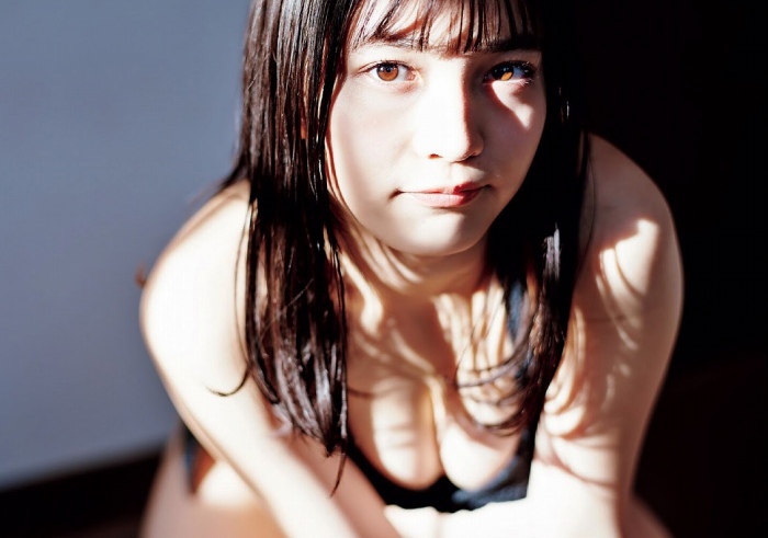 黒嵜菜々子 ふわふわボインの水着グラビア画像！