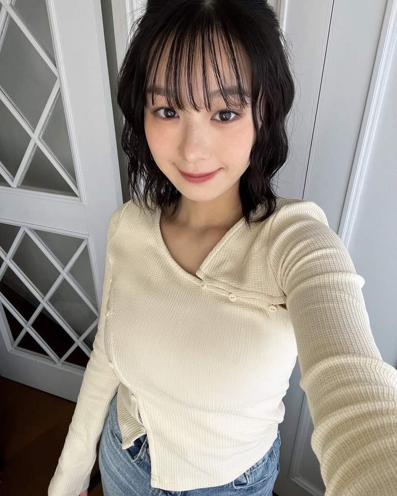 髙野真央 Gカップボインの水着グラビア画像！