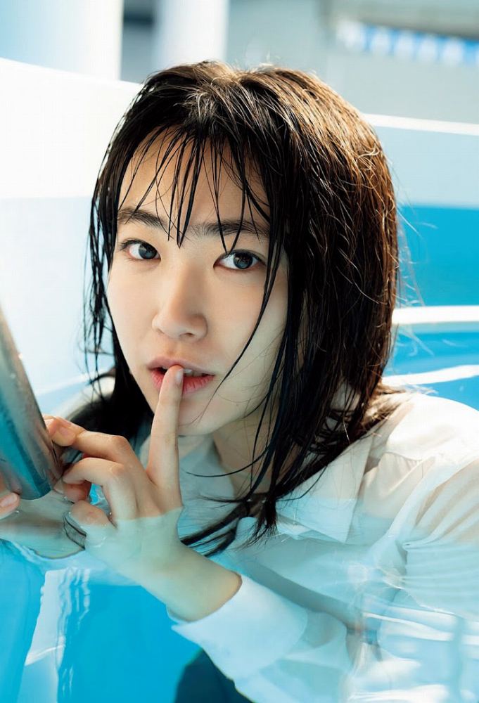 瑚々 スタイル抜群すぎる水着グラビア画像！