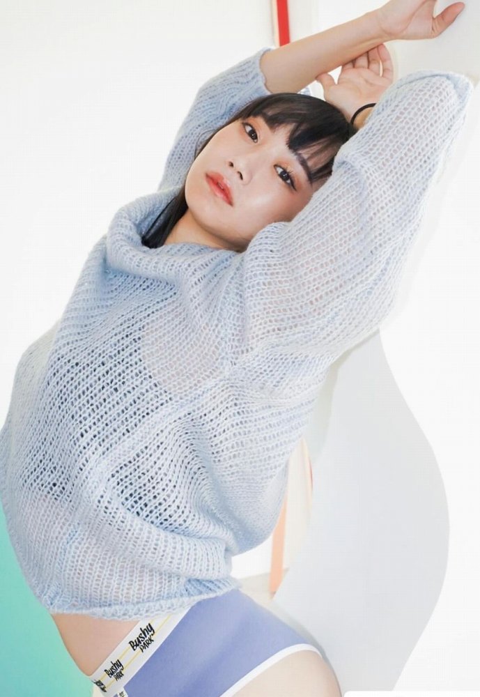 相沢菜々子 スタイル抜群な水着グラビア画像！