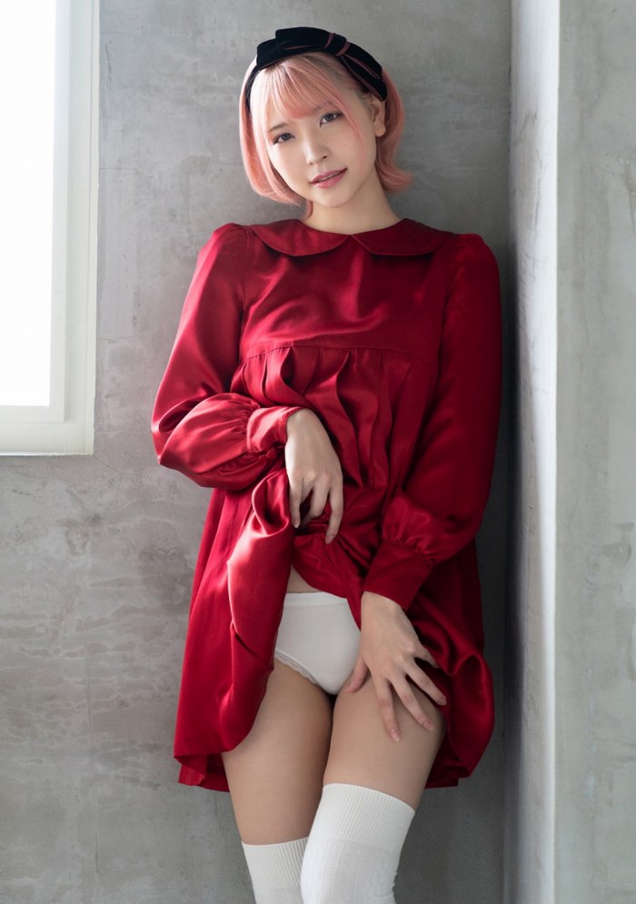 あまつまりな 脱ぎすぎ水着＆下着グラビア画像！