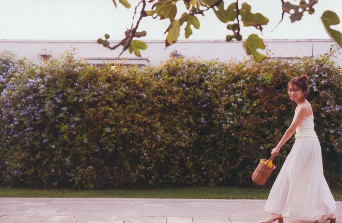 秋元真夏 激かわな水着・ランジェリー画像！