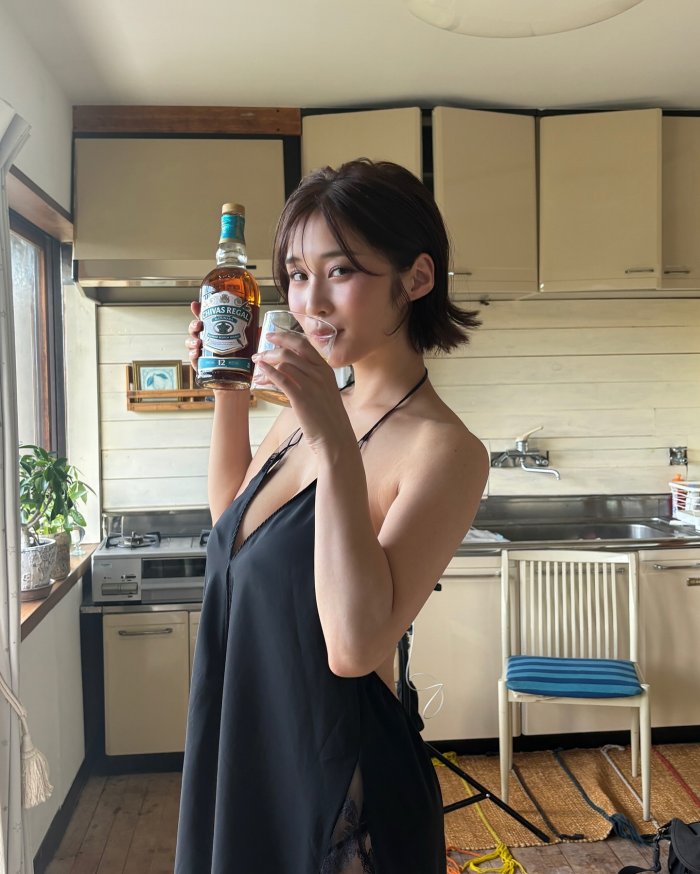 高橋凛 Hカップの手ブラヌード＆水着画像！