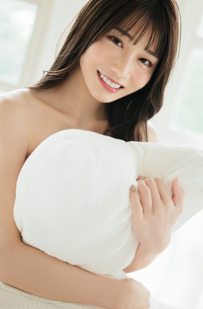 河北彩伽 絵になるEカップ美乳のヌード画像！