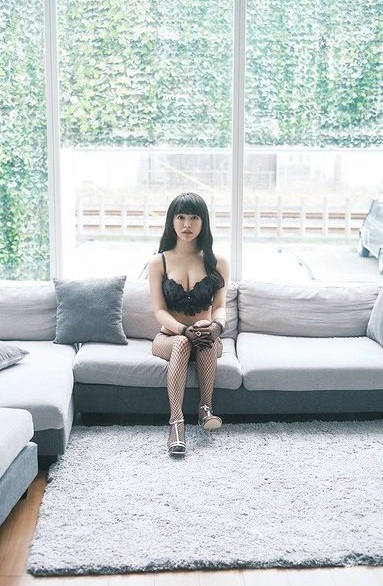 鈴木聖 Fカップが凄い水着＆下着グラビア画像！