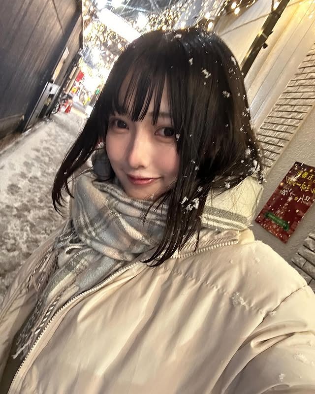 小倉あずさ 巨乳レイヤーの水着グラビア画像！