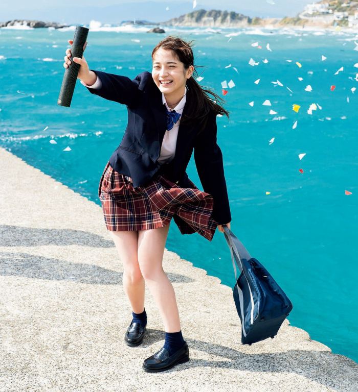 黒嵜菜々子 ふわふわボインの水着グラビア画像！