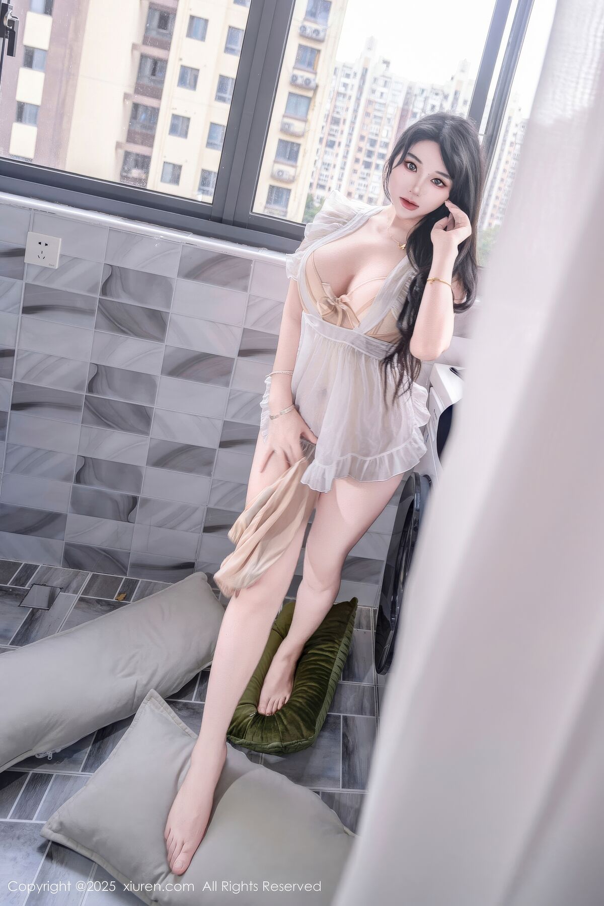 XiuRen秀人网 No.11010 Xi Xi Ai Chi Cao Mei