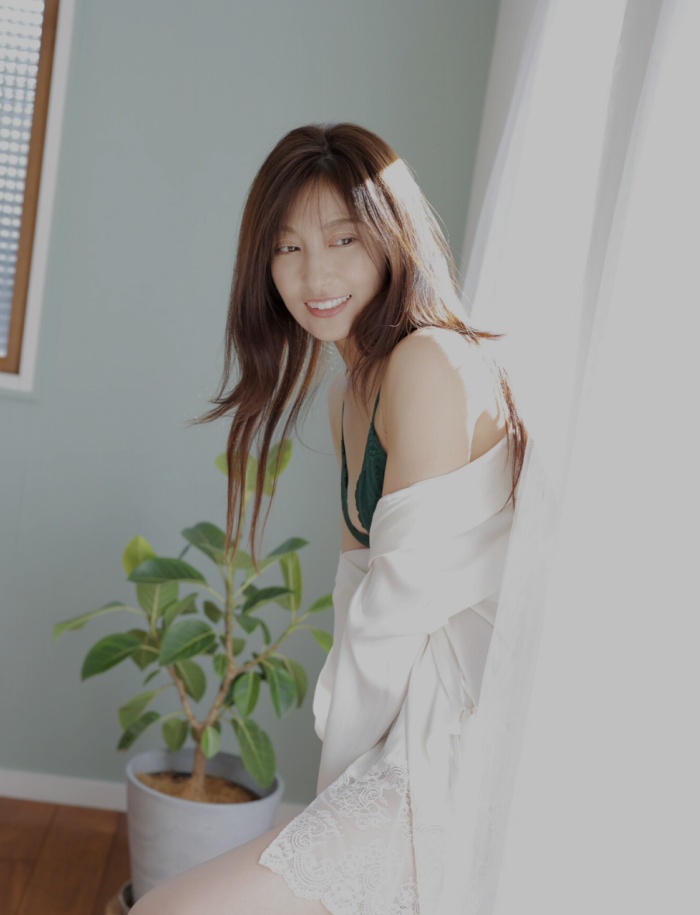 熊田曜子 グラマラスな水着グラビア画像他！