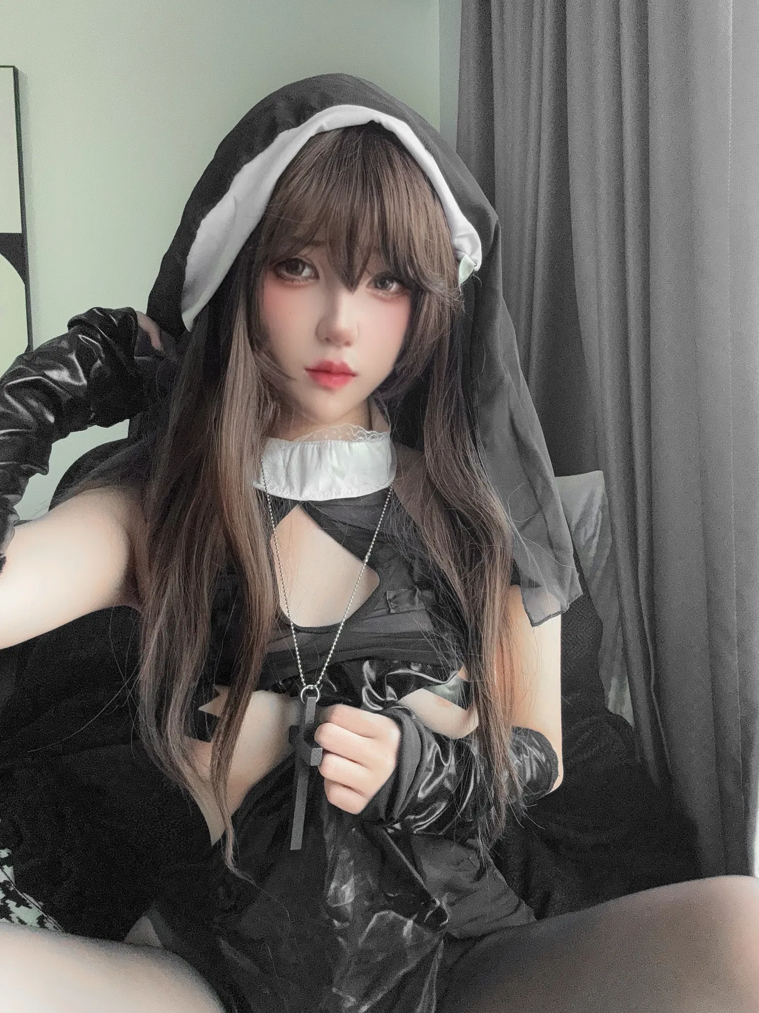 [Cosplay] 阿薰kaOri 偷偷做坏事的修女