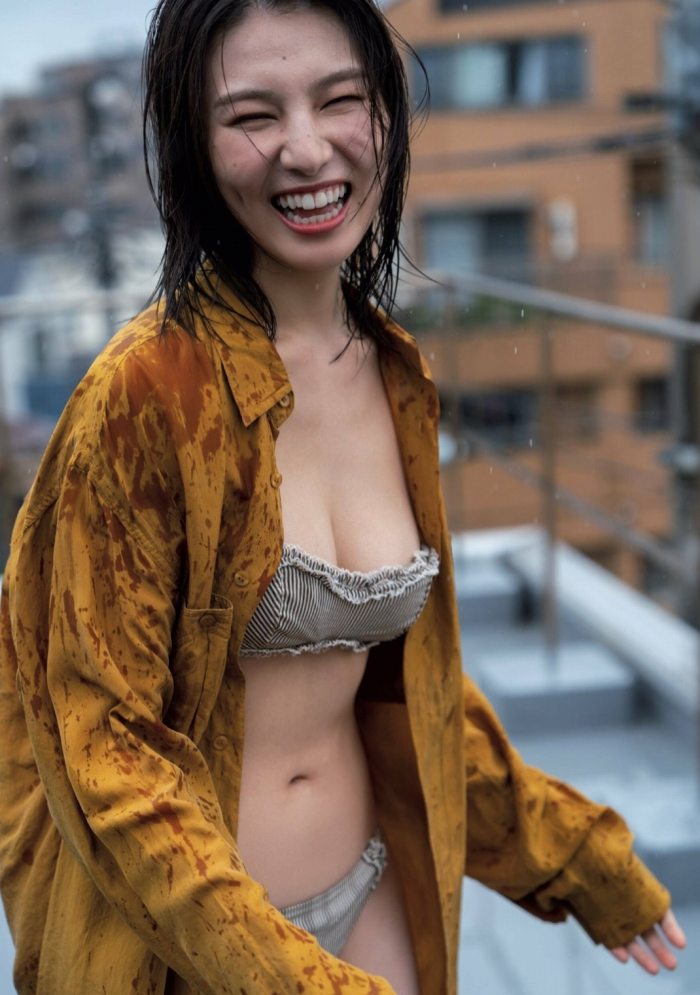 相楽伊織 けっこうボインな水着グラビア画像！