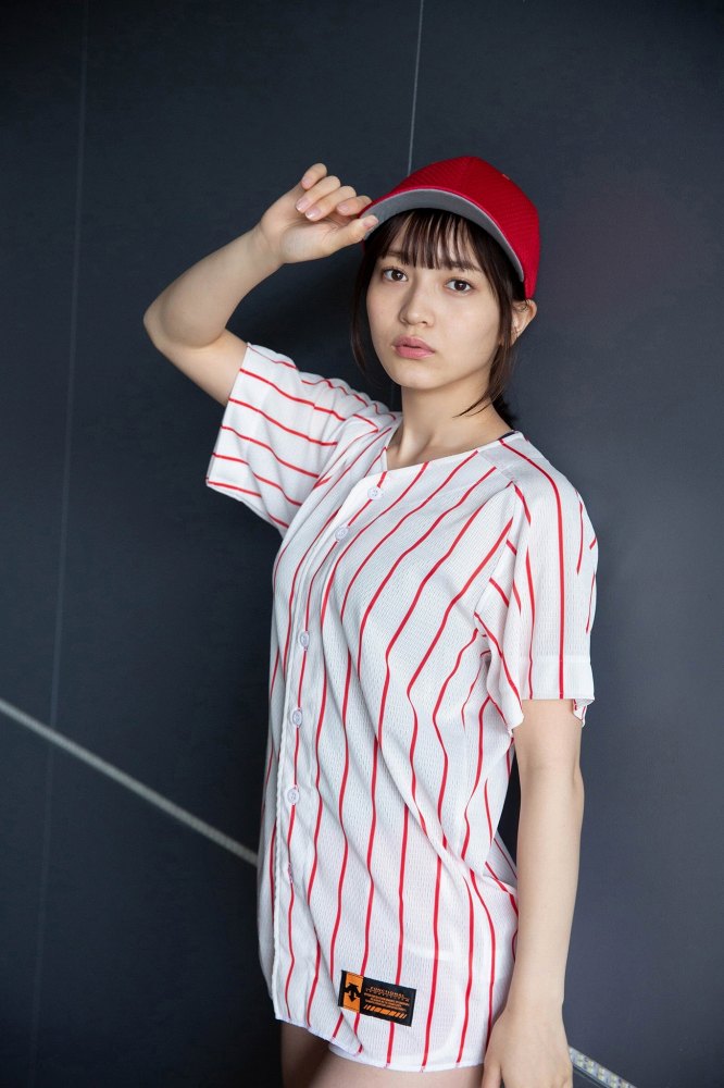 黒嵜菜々子 ふわふわボインの水着グラビア画像！