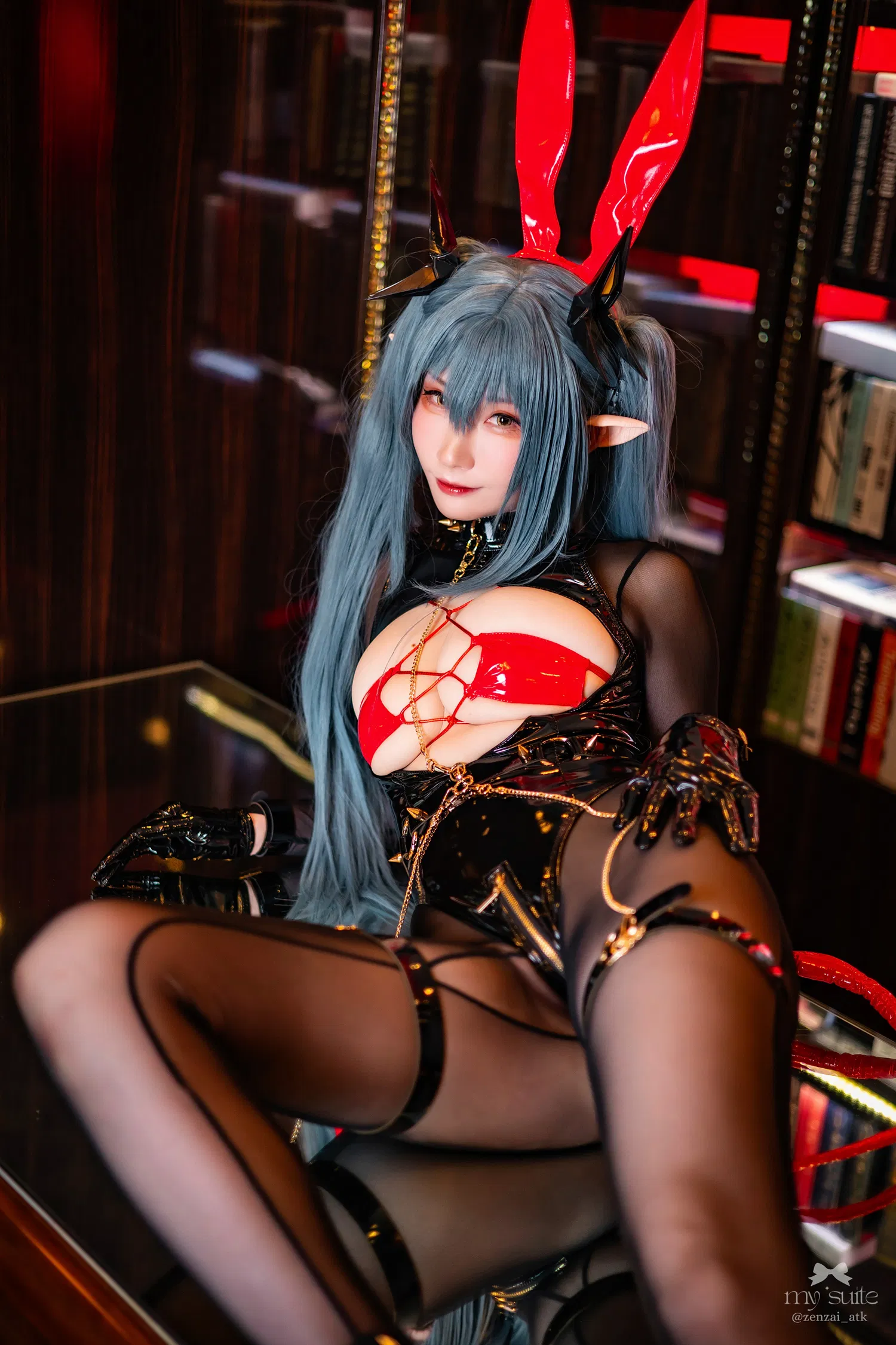 [Cosplay] Atsuki (あつき) - 碧蓝航线 莫加多尔＆雷根斯堡