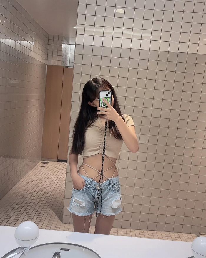 虹咲カリナ けっこう巨乳な水着グラビア画像！