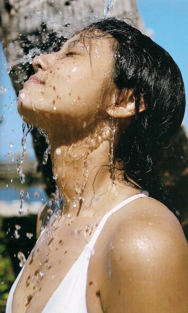 深田恭子 ムッチリ水着＆下着グラビア画像！