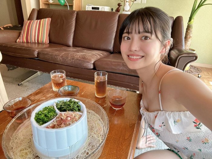 石浜芽衣 キュートな水着グラビアほか画像！