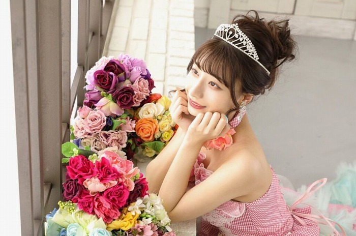 鈴木優香 ちょっと脱ぎすぎ水着グラビア画像！