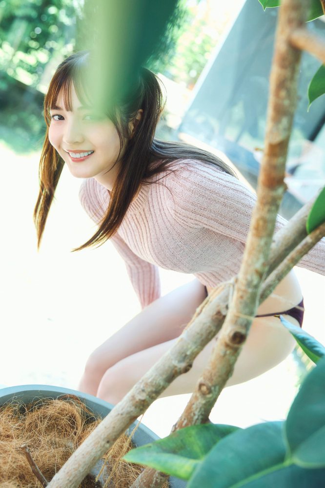 黒嵜菜々子 ふわふわボインの水着グラビア画像！