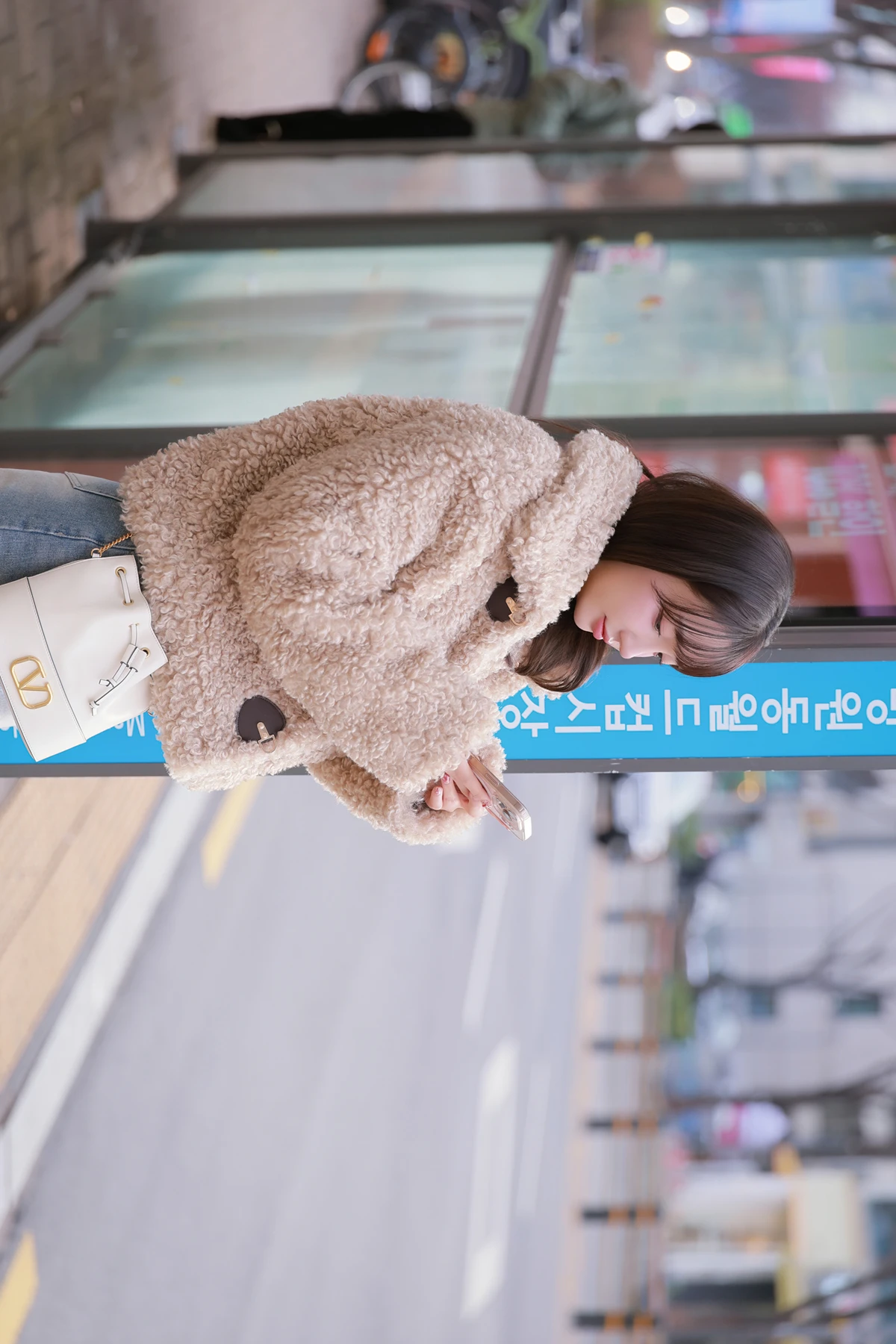 Son Yeeun 손예은, Photobook 「2025 X-Mas Offline」 Set.01