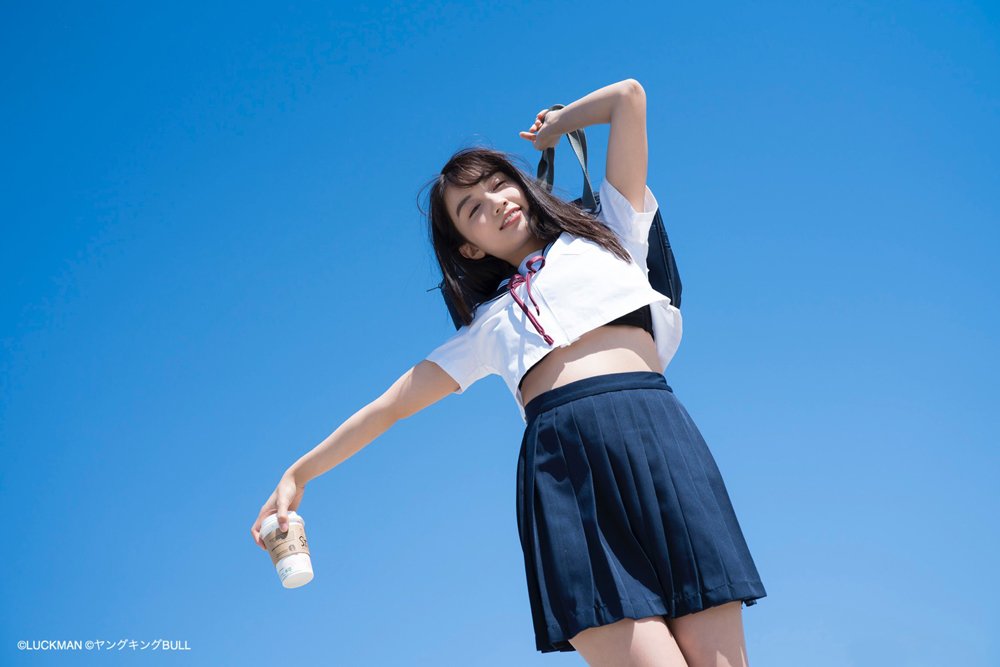 黒木ひかり むっちりバストの水着グラビア画像！