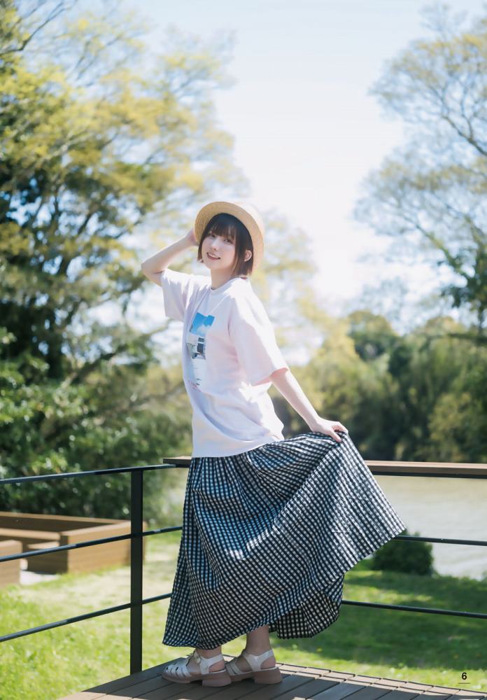 えなこ 過去のグラビア画像