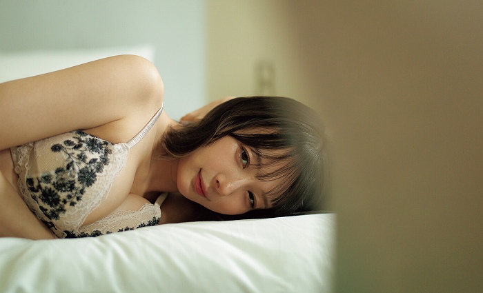 岡田紗佳 ぷるぷるGカップ水着グラビア画像！