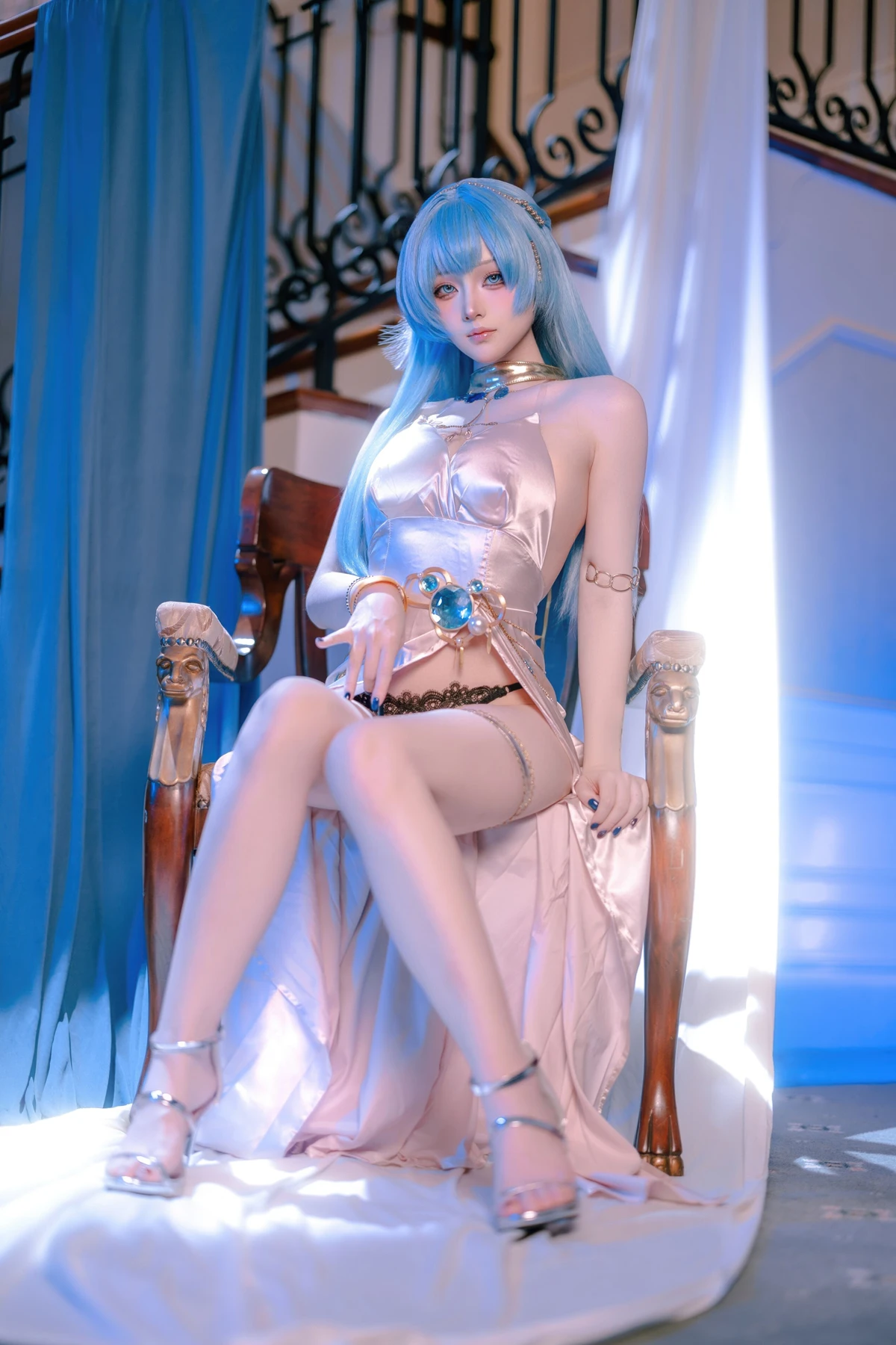 Cosplay 屿鱼 – 胜利女神 妮姬 海伦 礼服