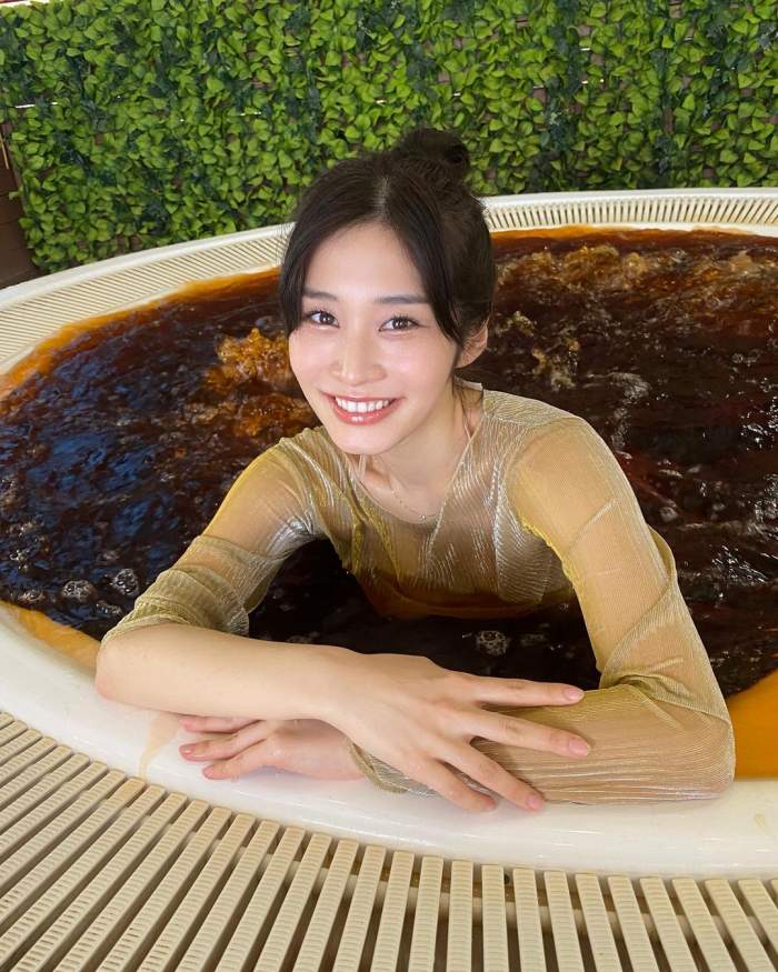 高橋凛 Hカップの手ブラヌード＆水着画像！