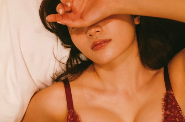 黒木ひかり むっちりバストの水着グラビア画像！