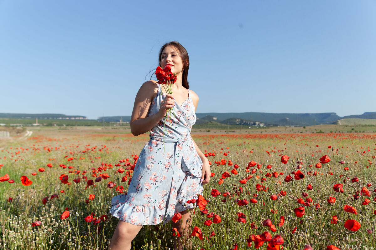 MetArt Sumiko - Poppy Field Part01