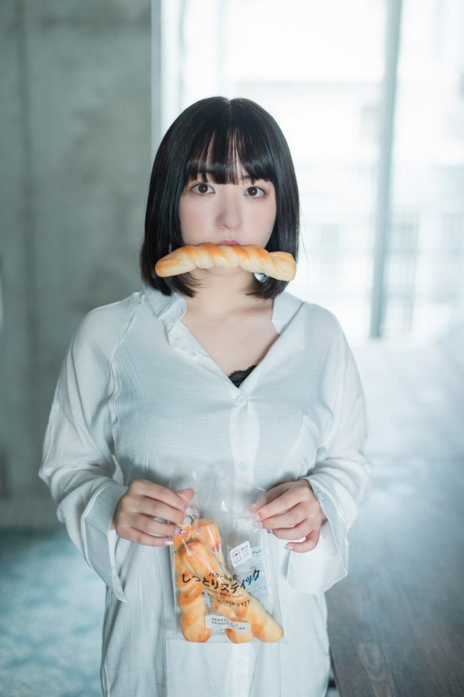 麻倉瑞季 おっぱいが大きい水着グラビア画像！