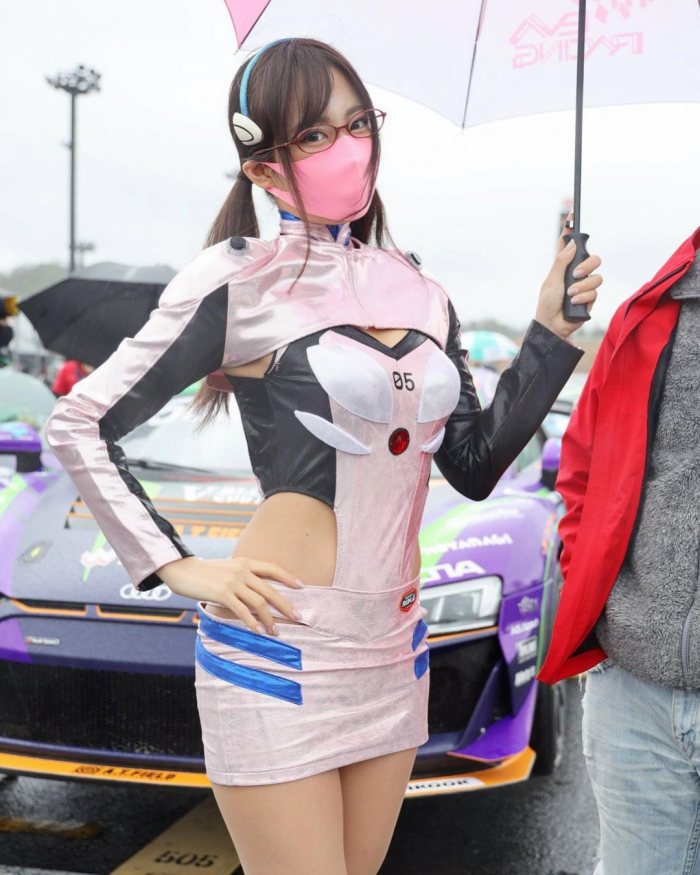 霧島聖子 Dカップお姉さんの水着グラビア画像！