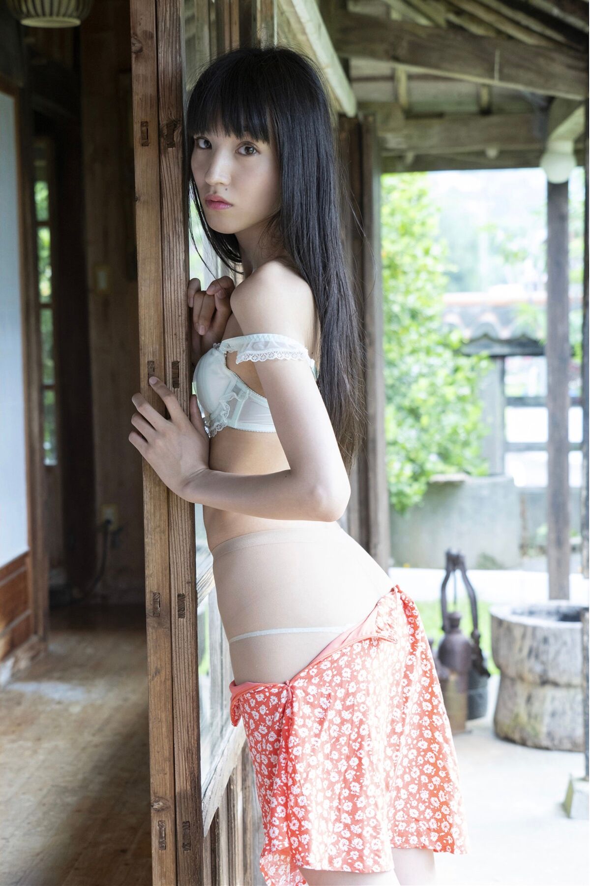 Mai Yasuda 保田真愛 - Bizarre Beautiful Butt 猟奇的な美尻 Part01