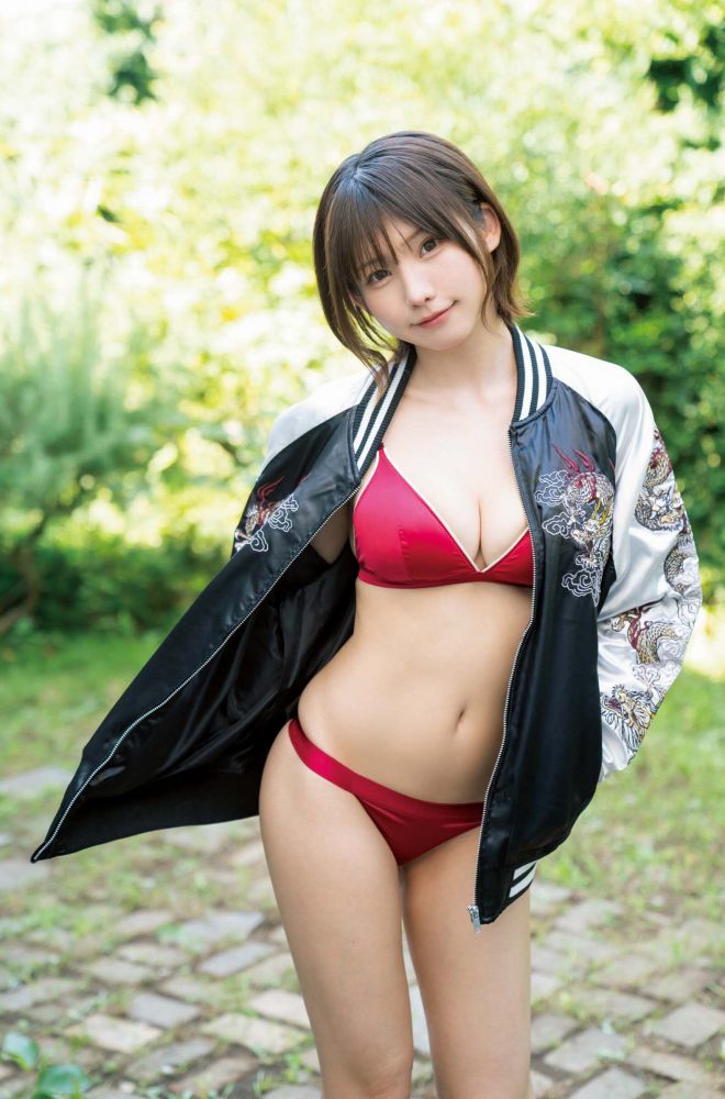 えなこ 過去のグラビア画像