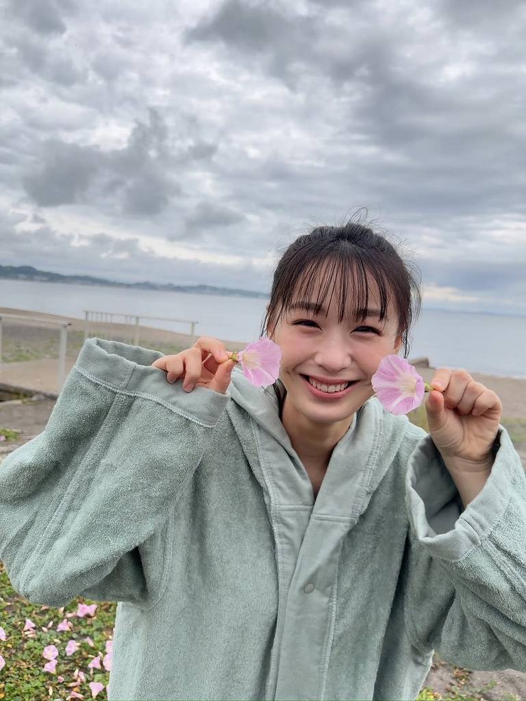 髙野真央 Gカップボインの水着グラビア画像！