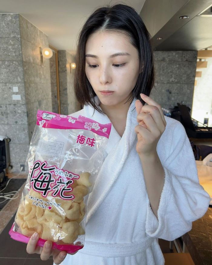 相楽伊織 けっこうボインな水着グラビア画像！