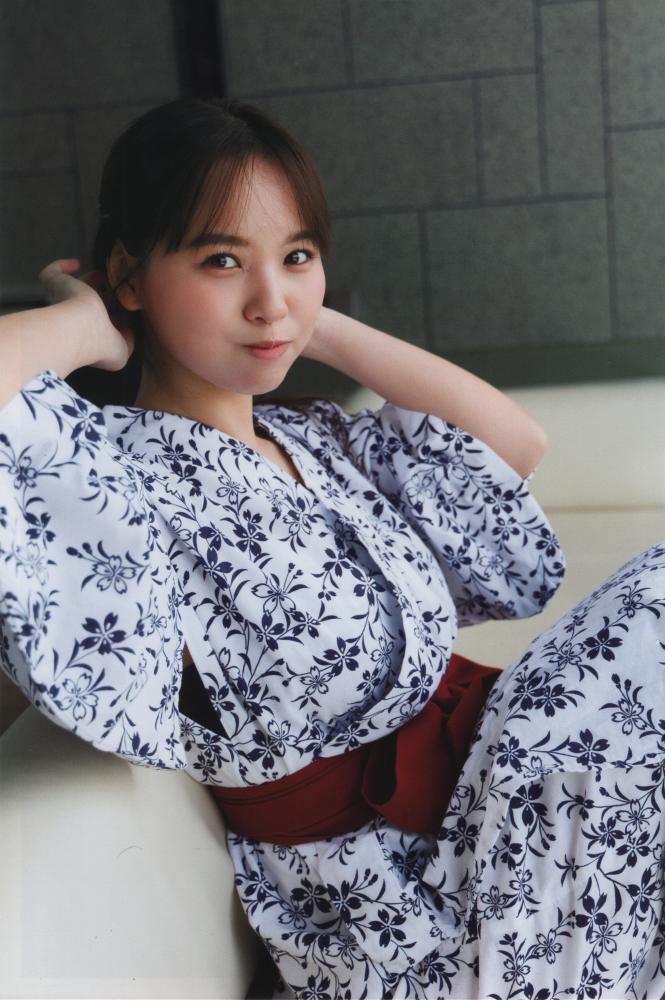 本郷柚巴 まぶしいボインの水着グラビア画像！