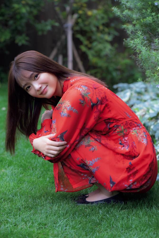 田村保乃 ナチュラルな激かわ水着グラビア画像！