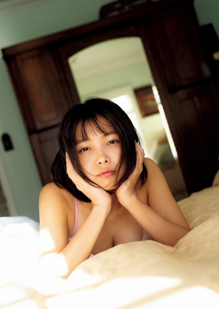 寺本莉緒 Gカップおっぱいの水着グラビア画像！