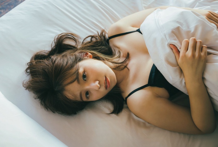 小池里奈 美尻でキュートな水着グラビア画像！