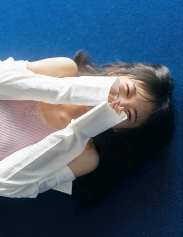 秋元真夏 激かわな水着・ランジェリー画像！