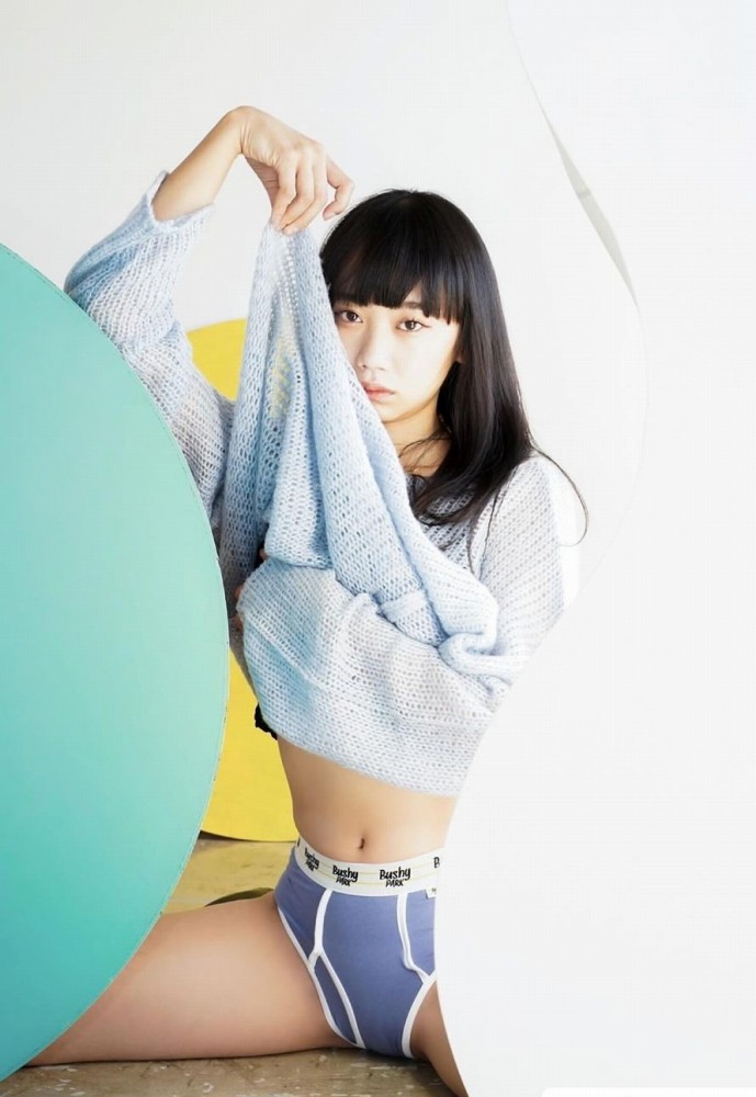 相沢菜々子 スタイル抜群な水着グラビア画像！