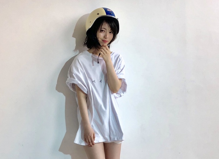 浜辺美波 鬼かわな水着＆浴衣グラビア画像！