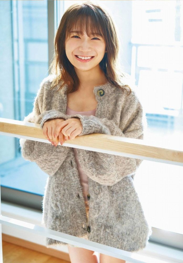 秋元真夏 激かわな水着・ランジェリー画像！